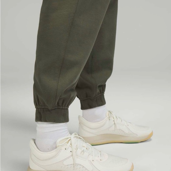 Lululemon Relaxed High-Rise Jogger in
Carob Brown - Picture 4 of 10